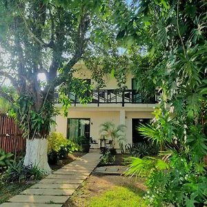 Hotel Brisas, Bacalar